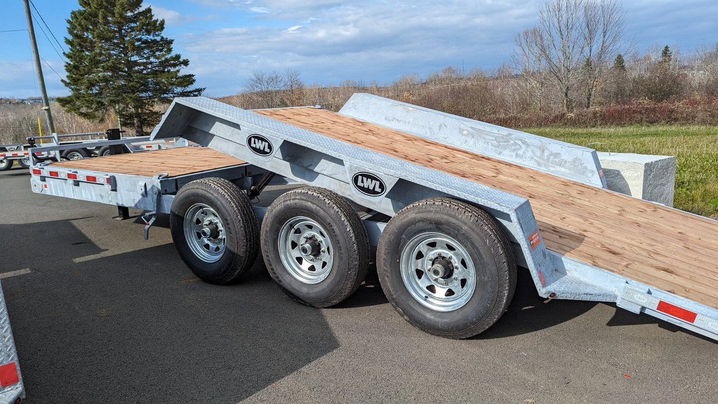 New 2025 LWL 22' Split Tilt Tri Axle