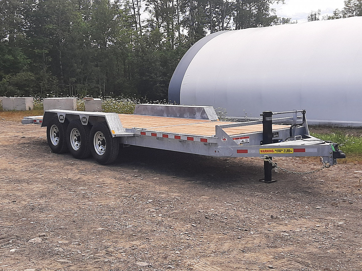 New 2026 LWL Trailers 22' Triaxle Split Tilt Equipment Trailer