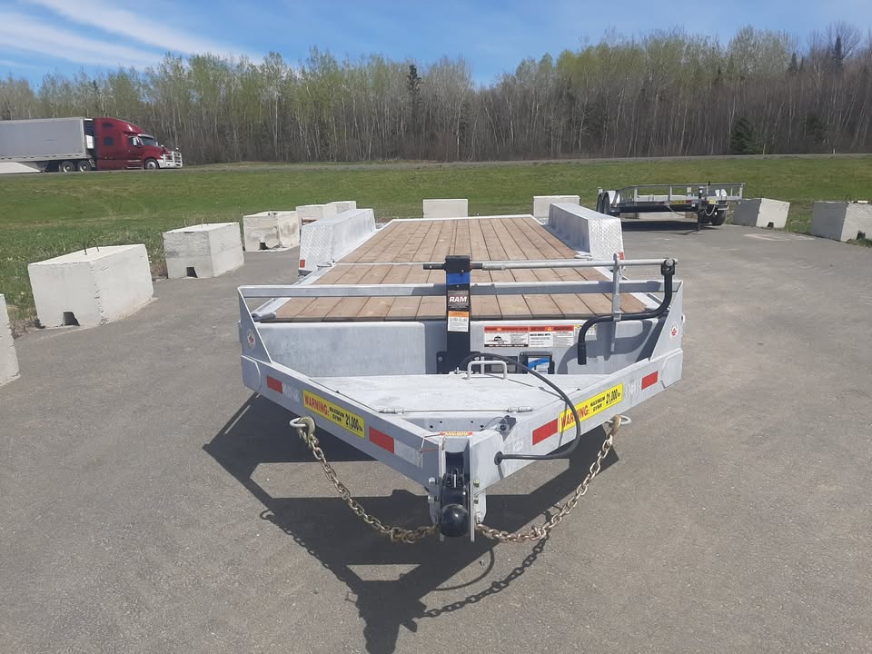 Nouvelle caravane à trois essieux 22' LWL 2025 